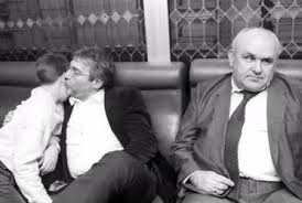 Ugyan hány karácsonyfa és hány karácsonyi vacsora lehet még bennem? Mtva Archivum Buek 1990 Keszul A Szilveszteri Radiokabare