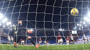 However, serie a starts this weekend and sampdoria vs milan will be the debut match of the rossoneri. Milan Kampft Sich Zum 2 1 Erfolg Und Stellt Rekord Ein Kicker