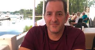 Glenn Aragona named March 'Mustang Monthly Alumni Spotlight' recipient