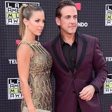 From 2010 to 2016, ponce dated colombian actress ximena duque. Photos Telemundo Star Carlos Ponce Strikes Intricate Yoga Poses With Girlfriend