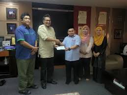 Beliau berkata, kebanyakan mereka terdiri daripada usahawan mikro, justeru suntikan pembiayaan daripada kerajaan seperti daripada tekun nasional dan perbadanan usahawan nasional berhad (punb) pastinya membantu operasi perniagaan mereka. Majlis Penyerahan Zakat Perniagaan Perbadanan Usahawan Nasional Berhad Tabung Baitulmal Sarawak