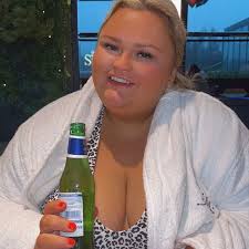 Georgy Thomson (@georgythomson)