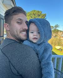 Under Contract 🎉 Just like that, we are under contract! So excited for my  buyer. Amazing home, great location, and an absolutely gorgeous view of the  desert. Let me help you with