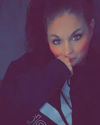 Tamara Randall's Instagram, Twitter & Facebook