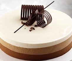 Je Vous Propose La Recette De Bavarois Au Trois Mousses Au Chocolat C Est Une Recette Un Peu Technique Donc Il Faut Chocolate Desserts Mousse Dessert Desserts