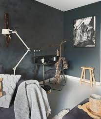 een prachtig schilderij van kunstbloc in huis huizedop prachtige schilderijen donkere muur interieur