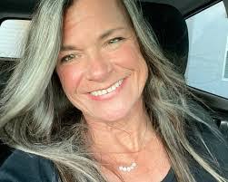 Renee Ponder's Instagram, Twitter & Facebook