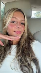 Ashley Hartnett's Instagram, Twitter & Facebook