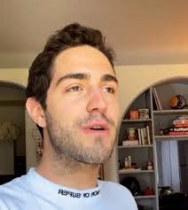 Colui che ha fatto breccia nel suo cuore si chiama armando e. Mi Sto Frequentando Con Lui Tommaso Zorzi Fidanzato Allo Scoperto Lo Ammetto