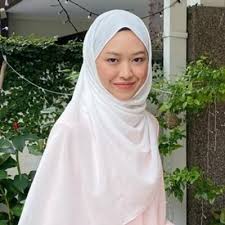 Untuk melihat detail lagu perwira salmah ismail klik salah satu judul yang cocok, kemudian untuk link download perwira. 5 Foto Amal Syahmina Bekas Kekasih Pu Riz Yang Terlajak Cantik