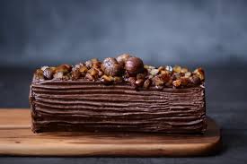 Buche Roulee A La Creme De Marrons Au Chocolat Et Aux Chataignes Caramelisees Dessert Creme De Marron Chocolat Dessert Noel