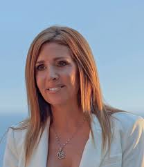 Danielle Donald, Real Estate Agent