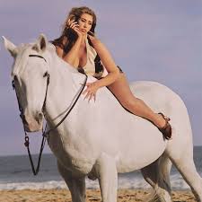 Kali uchis album cover sin miedo. Release Sin Miedo Acoustic By Kali Uchis Cover Art Musicbrainz
