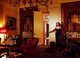 Sophia Loren At Home In Geneva Photo By Annie Leibovitz Sophia Loren Sophia Annie Leibovitz Photography