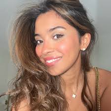 Camille Celeste Guzmán (@looksbycg__) • Instagram photos and videos