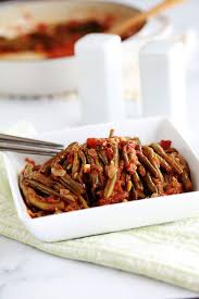 Haricots Verts A La Sauce Tomate Recette Libanaise Recette En 2020 Recette Alimentation Recettes De Cuisine