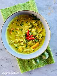 Yellow Thai Curry With Vegetables Mayuri S Jikoni Coconut Milk Curry Gluten Free In 2020 Curry Recipes Vegetarian Curry Recipes Thai Yellow Curry Recipe Vegetarian