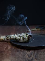 Diy Naturliche Duftkerzen Aus Salbei En 2020 Batons De Fumigation Desodorisant Naturel Encens