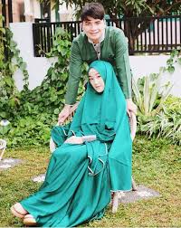 Ismail marzuki engkau gemilang, malam cemerlang bagaikan bintang timur sedang mengambang tak. Rekomendasi Visual Religi Hijab Couple Series 17 Wattpad
