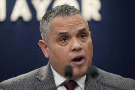 Chicago's top cop says police are getting training to manage protests  during the DNC