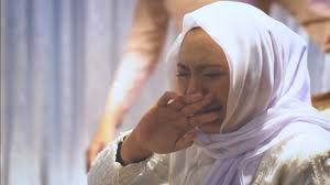 Ketika itu aku mengadu ya allah dengar rintihanku ketika itu aku merayu ya allah kabulkan doaku. Lirik Lagu Dan Ketika Itu Zulin Aziz Kisah Benar Bukan Rekaan Sayidahnapisahdotcom