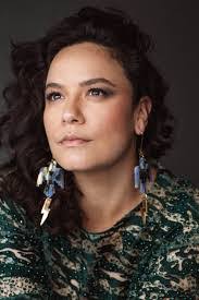 Evelyn Frick's Instagram, Twitter & Facebook