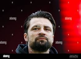 Ben Russell's Instagram, Twitter & Facebook