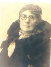 Annie Nickerson's Instagram, Twitter & Facebook