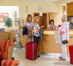 Bekijk 19 reizigersbeoordelingen, 71 onthullende foto's en goede aanbiedingen voor haus hoepke, gewaardeerd als nr.1 van 6 b&b's/pensions in bad laer en geclassificeerd als 4,5 van 5 bij tripadvisor. Lobby Bilder Hotel Haus Hopke Bad Laer Holidaycheck
