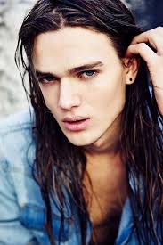 Evie Briggs (ghostbummps)