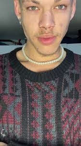 This song has me in a joke hold 😭😂