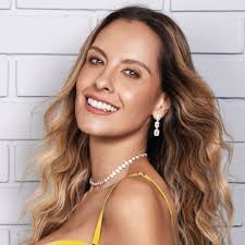 Le dan nuevo programa de tv a Laura Acuña y promete repartir millones al  jugar con famosos | Red+ Noticias 15 Minutos