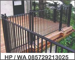 Meski demikian, railing tangga ini tetap kelihatan serasi 'kan dengan anak tangganya? Jasa Pembuatan Railing Balkon Dan Railing Tangga Besi Jogja