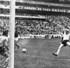 Minute das berühmte wembleytor zum 3:2. Wm Finale 1966 50 Jahre Wembley Tor Niemand Will Das Hurst Trikot Welt