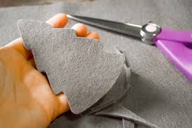 The first is to go to the supermarket to buy a chemical freshener and the second is to choose your favorite perfumes and create yourself an air freshener for you car. How To Make A Car Air Freshener