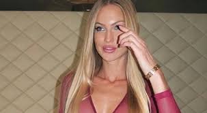 Età, biografia, nuovi singoli e video, foto da instagram. Rissa Tra Taylor Mega E Una Donna In Discoteca Interviene Il Fidanzato Rapper