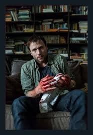 Seit donnerstag ist max riemelt mit dem thriller berlin syndrome im kino, heute abend ist er zu gast bei eine stunde film. Max Riemelt S Stunning Performance In Berlin Syndrome July 28 2017 Max Reimelt Relationship Comics Good Movies