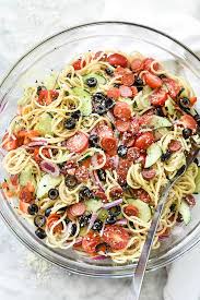 Let the salad chill overnight to bring out the snappy flavors. Classic Italian Flavors Make This Super Easy Spaghetti Pasta Salad With Pepperoni Veggies And Dress Pasta Salad Italian Pasta Salad Recipes Easy Pasta Recipes