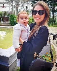 Aslim Ve Alpaslan Bebek Aslienver Alpaslansenturk Aslienver Neslihanyeldan Neslihanarslan Enver Dizi Istanbullugelin Kadin Unluler Sarkicilar