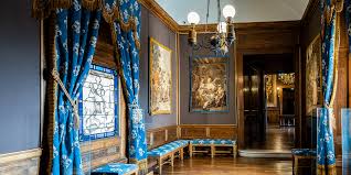Le maître d'œuvre peut, en revanche, être sollicité pour d'autres raisons que l'orchestration d'un chantier de travaux. Couloir Et Salon Bernadotte Chateau De Pau