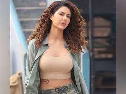 The movie story deals with two friends, anand and vijay they set up a business together but due to a. Gudiyaan Patole Sonam Bajwa Is Looking Stunning With Her New Curly Look Punjabi Movie News Times Of India