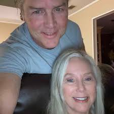 TB to the #FiveFeetApart premiere with Sofie!