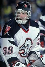 De 1927 à 1981, il récompense le gardien ayant encaissé le moins de but lors de la saison régulière. Dominik Hasek Sabres Hockey Buffalo Hockey Buffalo Sabres Hockey