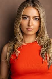 Stephanie Olney's Instagram, Twitter & Facebook