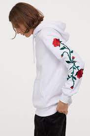 Sweat A Capuche Avec Motif Blanc Roses Homme H M Fr From H M On 21 Buttons