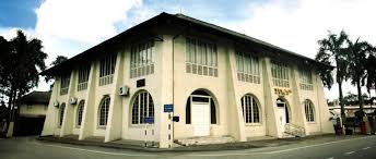 Ouvert de 8h30 à 16h45, le jeudi jusqu'à 15h30. Perbadanan Muzium Negeri Kelantan Muzium Negeri