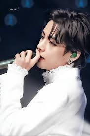 He is a vocalist, a dancer and a visual of bts. Bts V Captivated Fans With His Unique Vocal Tone And Soulful Voice And Even Became Fashionista And Entertainer For Fans On Mots One Second Day And Once Again Attracted People Attention