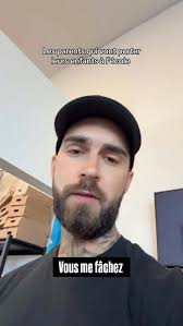 Je sais que je me mêle pas du tout de mes affaires, et nullement le but de  me vanter en tant que père, mais des fois j’ai l’impression qu’il y a  quelques neurones qui manquent à certains parents. ...