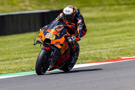 Le dernier pilote décédé en grand prix, avant dupasquier, était l'espagnol luis salom au gp de catalogne. Motogp Ktm Vs Ducati 1 1 Binder Equalizes Zarco S Top Speed Record Gpone Com