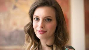 How Gillian Jacobs Stopped Feeling Like A Fraud In 2020 Gillian Jacob Light Brown Hair Blonde Highlights